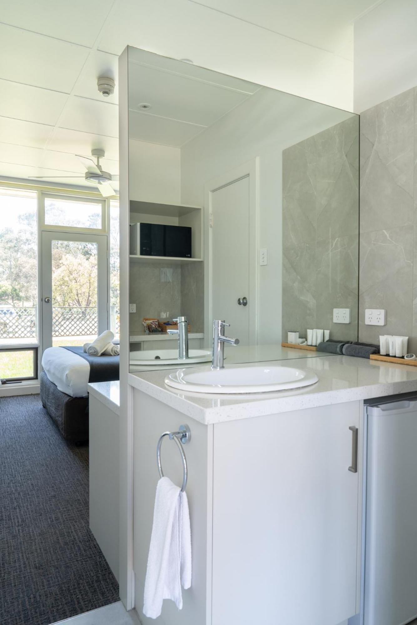 Naracoorte Hotel Motel Екстер'єр фото