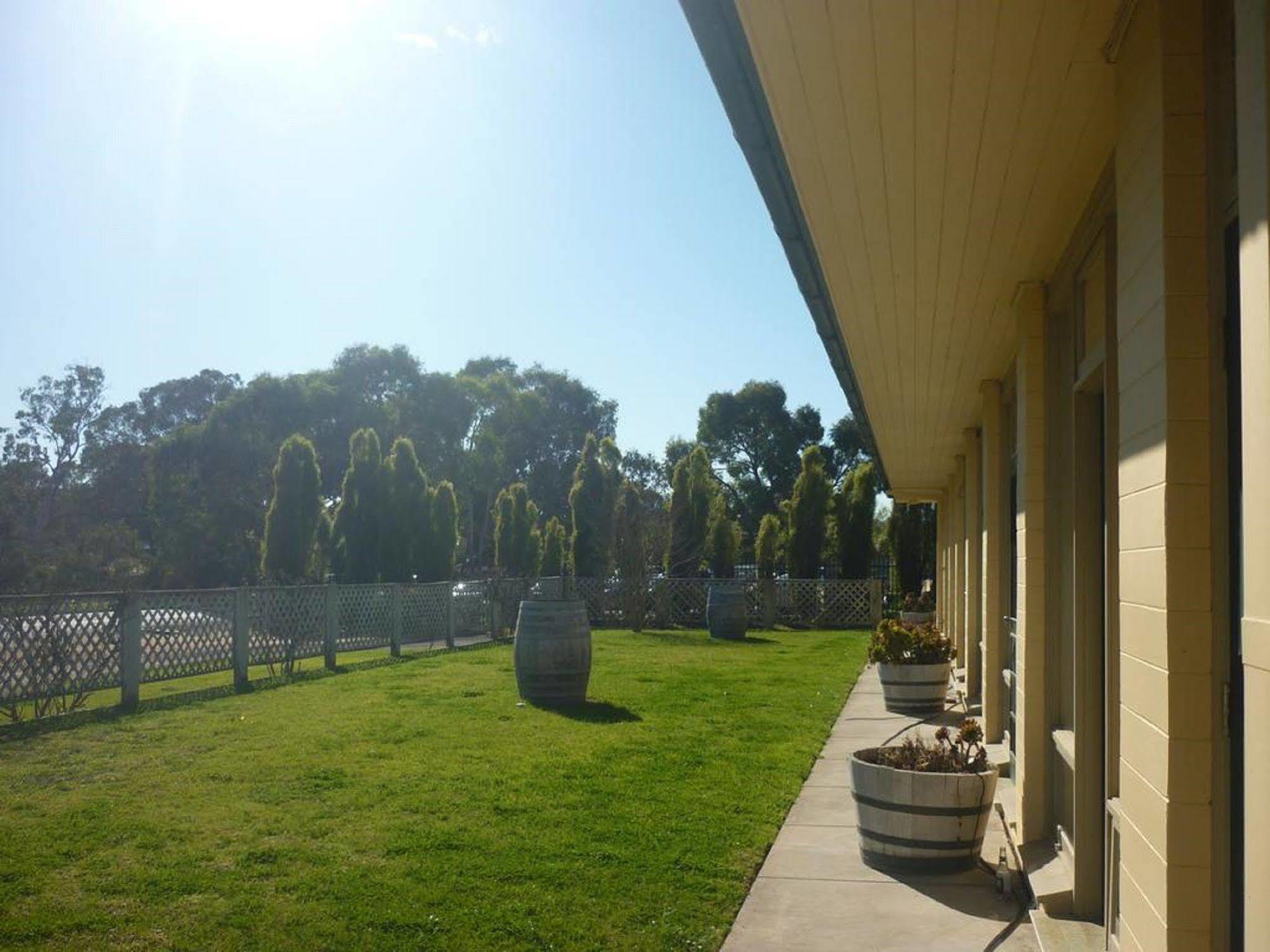 Naracoorte Hotel Motel Екстер'єр фото